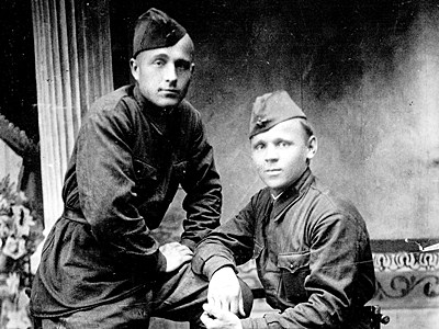 Workers of the Krasny Oktyabr Timber Plant called up for military service – P. Tsepennikov (left), I. Latyshev (right). 1941. Molotov (Perm). Perm City Archive.
