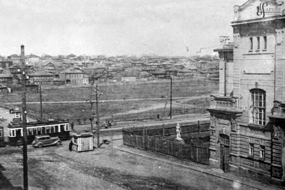 Kreuzung der Lenin- und Plechanov-Straße. [1950-еr] Stadtarchiv Perm. Bestand 1410. Verzeichnis 2. Akte 971. Seite 1.