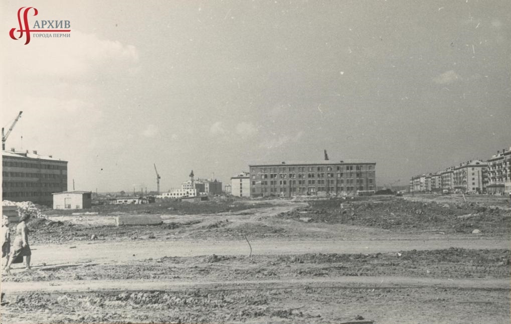 Строительство издательско-полиграфического комплекса «Звезда» по ул. Дружбы, 34. 1 сентября 1963.