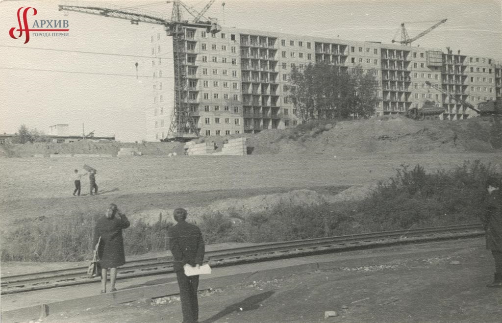 Застройка ул. Коммунистической 9-этажными домами. 17 сентября 1971.