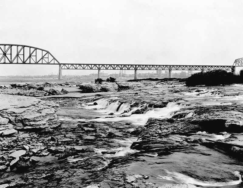 Louisville waterfront and Fourteenth Street Bridge, 1922