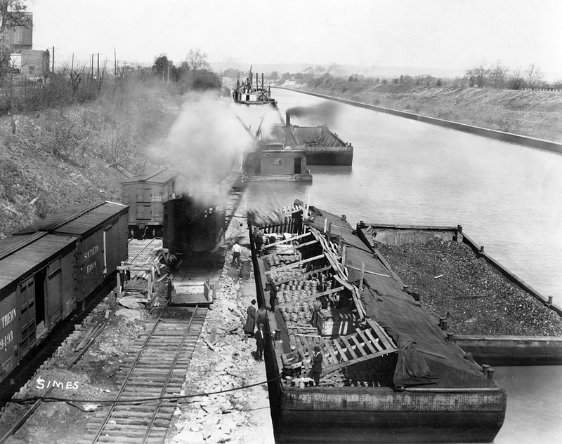 Баржи на Портлендском канале, Луисвилль, Кентукки, 1923 год