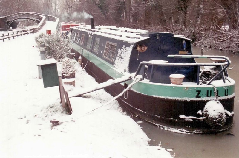 One of many residential narrowboats