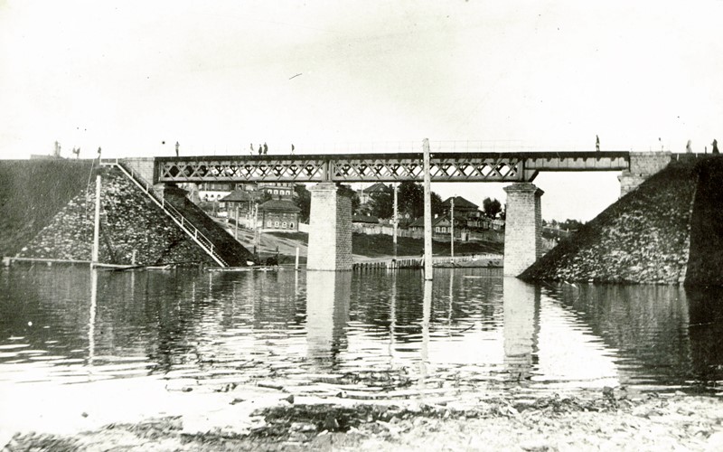 Железнодорожный мост через реку Данилиху в 1914 году