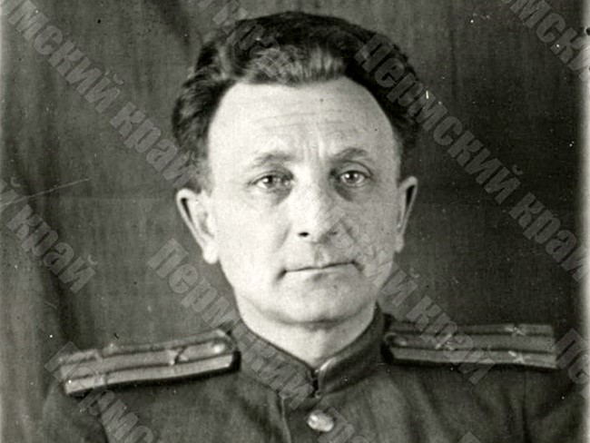 Chief Engineer of the Kirov Plant No. 98, Molotov, D.I. Galperin