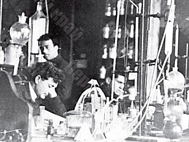 Chief Engineer of the Kirov Plant No. 98, Molotov, D.I. Galperin (first from left) in one of the plant laboratories