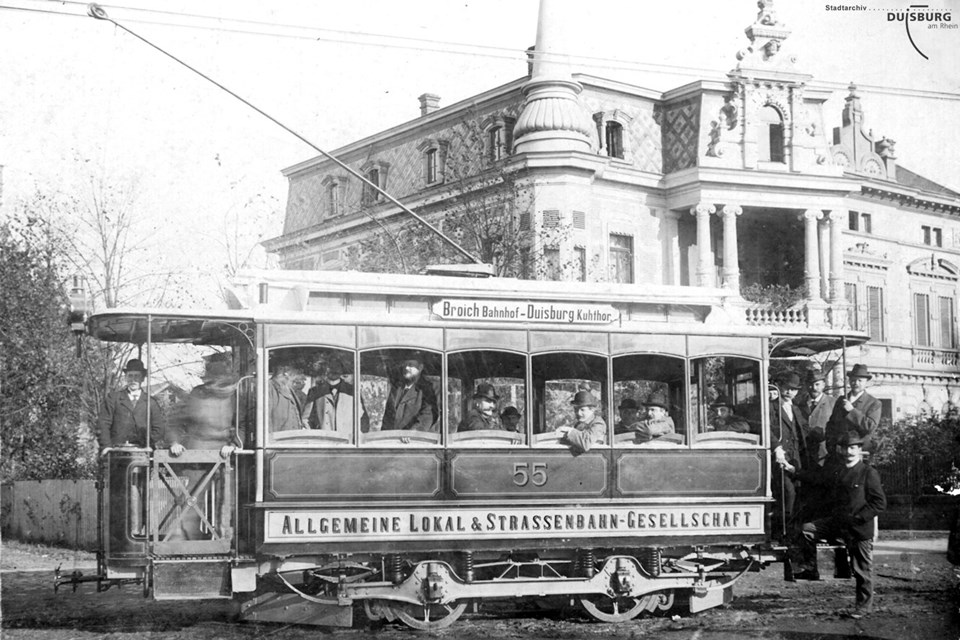 Трамвайное движение на улице Мюльхаймерштрассе. Примерно 1900 год. Городской архив Дуйсбурга. Транспорт Е. № 34.