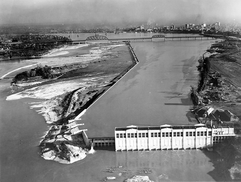 Louisville Hydro Electric Company powerplant, Ohio River Falls, Louisville, Kentucky, 1929