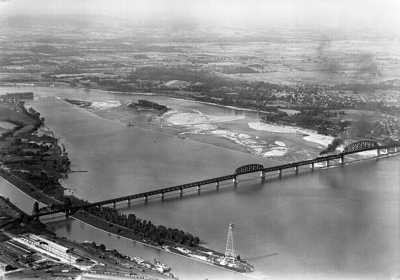 Fourteenth Street/Pennsylvania Railroad Bridge, aerial view, Louisville, Kentucky, 1929. An aerial view of the Pennsylvania Railroad Bridge