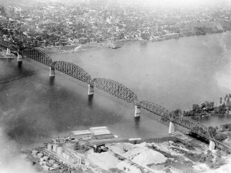 Вид с высоты птичьего полета на мост Большой Четверки, Луисвилль, Кентукки - Джефферсонвилл, Индиана, 1929 год