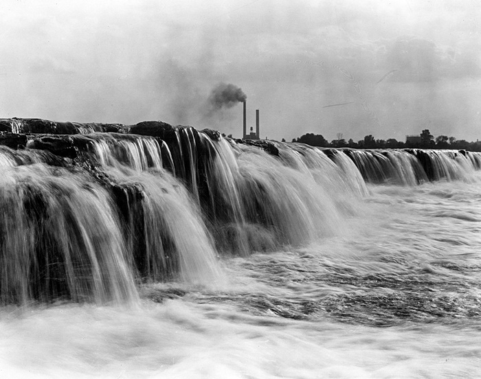 Пороги (водопад) Огайо, 1922 год. Крупный план на пороги у водопада Огайо в Луисвилле, Кентукки