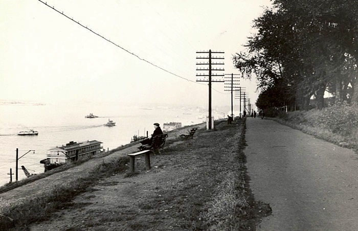 The Kama River Embankment. [the 1960s]