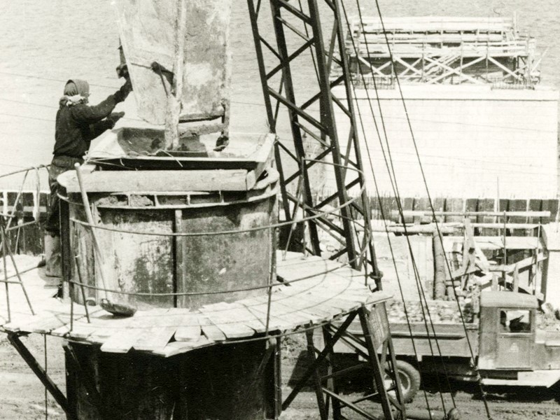 Construction of the communal bridge. June 1962