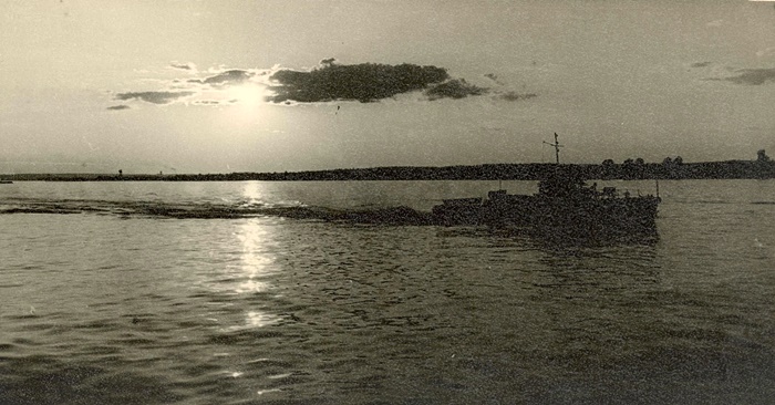 Night on the Kama River. View from the bank. [the 1960s]