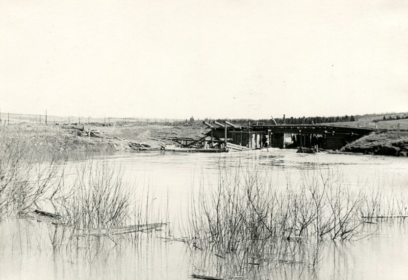 Плотина в деревне Голованово